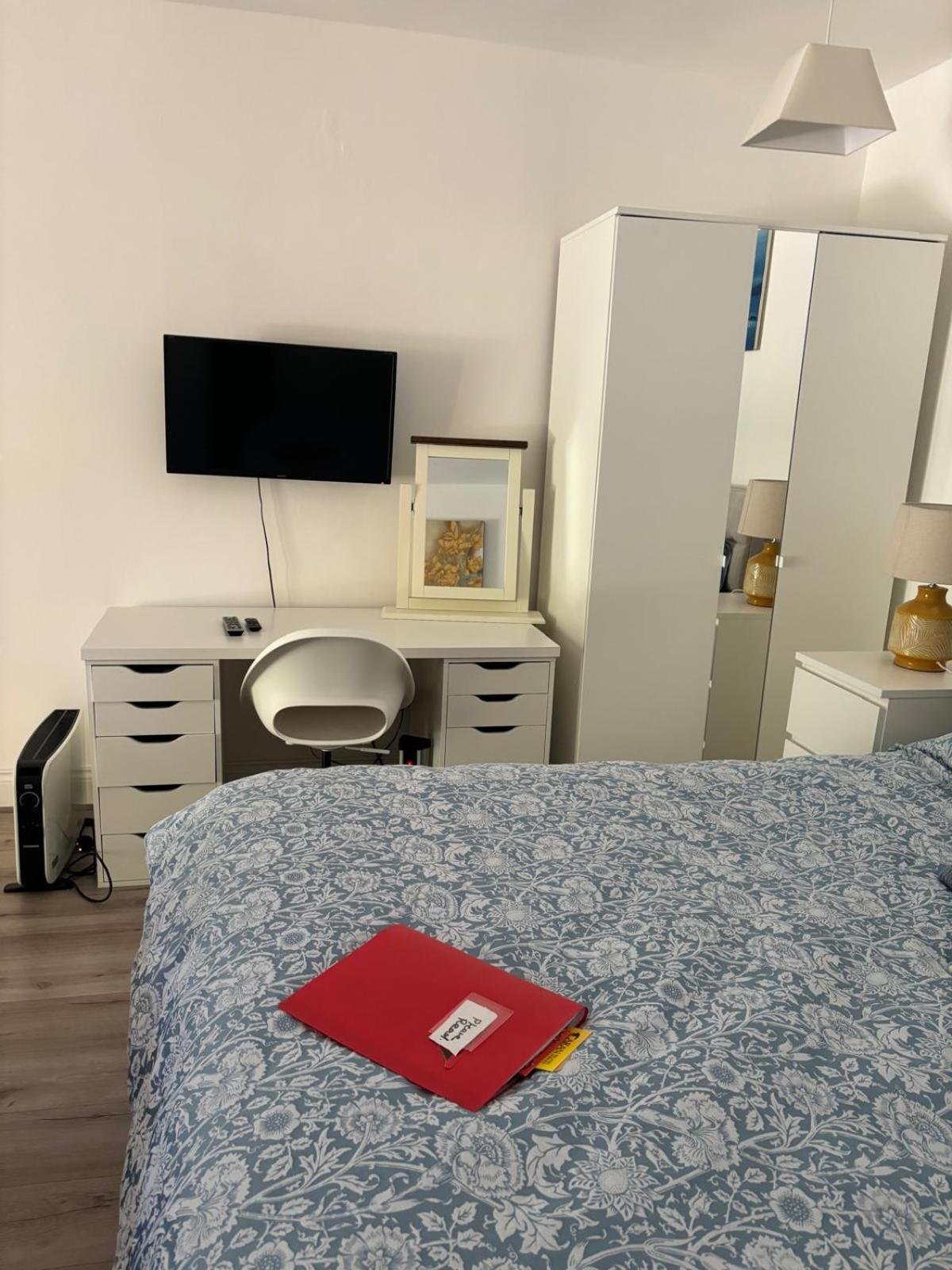 Basement Studio Apartment 발리나 외부 사진